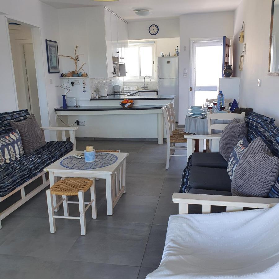 Latchi Ithaki, 2 Bedroom Penthouse Екстериор снимка